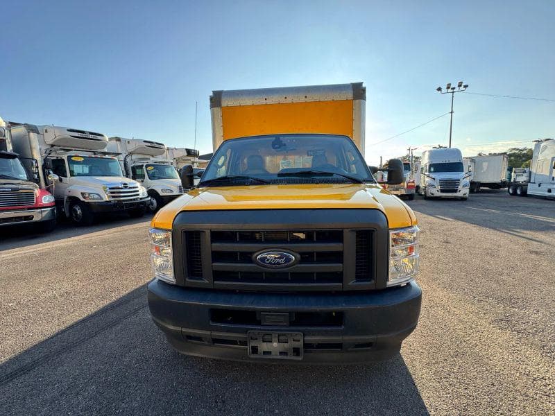 2022 Ford CF8000 image 2