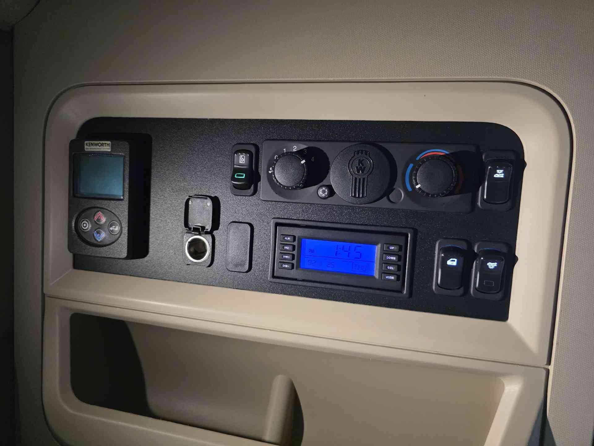 2022 Kenworth T680 image 5