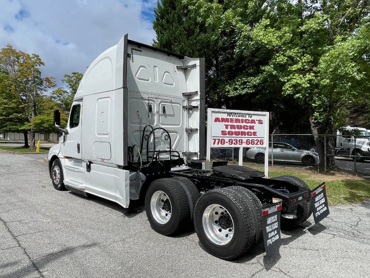 2019 Freightliner Cascadia 126 image 9