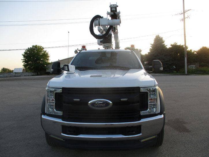 2018 Ford F550 SUPER CAB BUCKET TRUCK 4X4 image 8