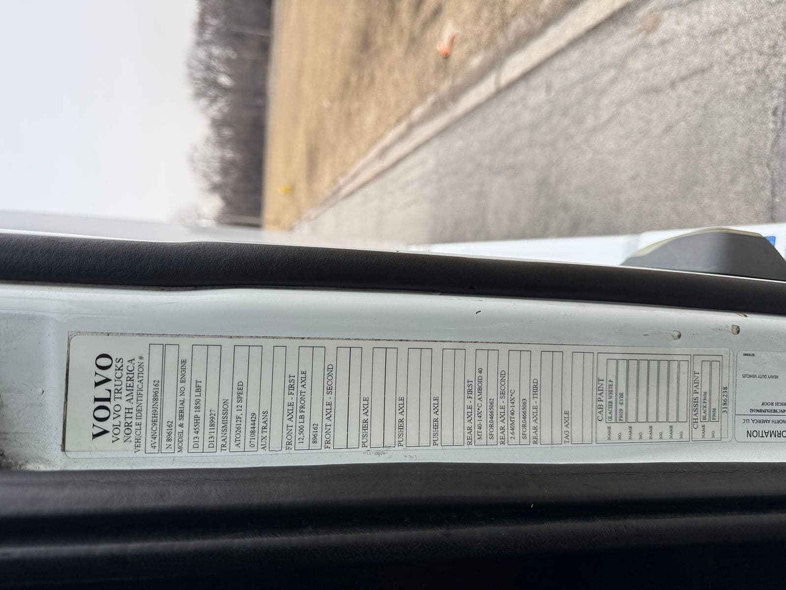 2018 Volvo VNL670 image 13