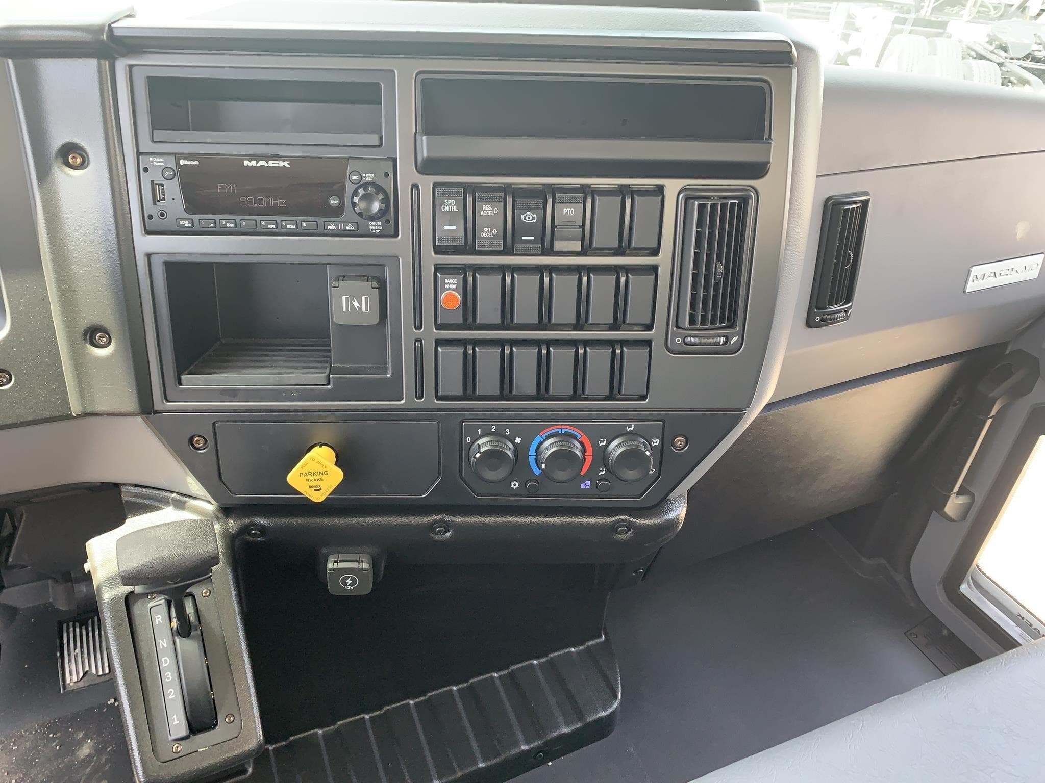 2025 MACK MD6 120093 image 7