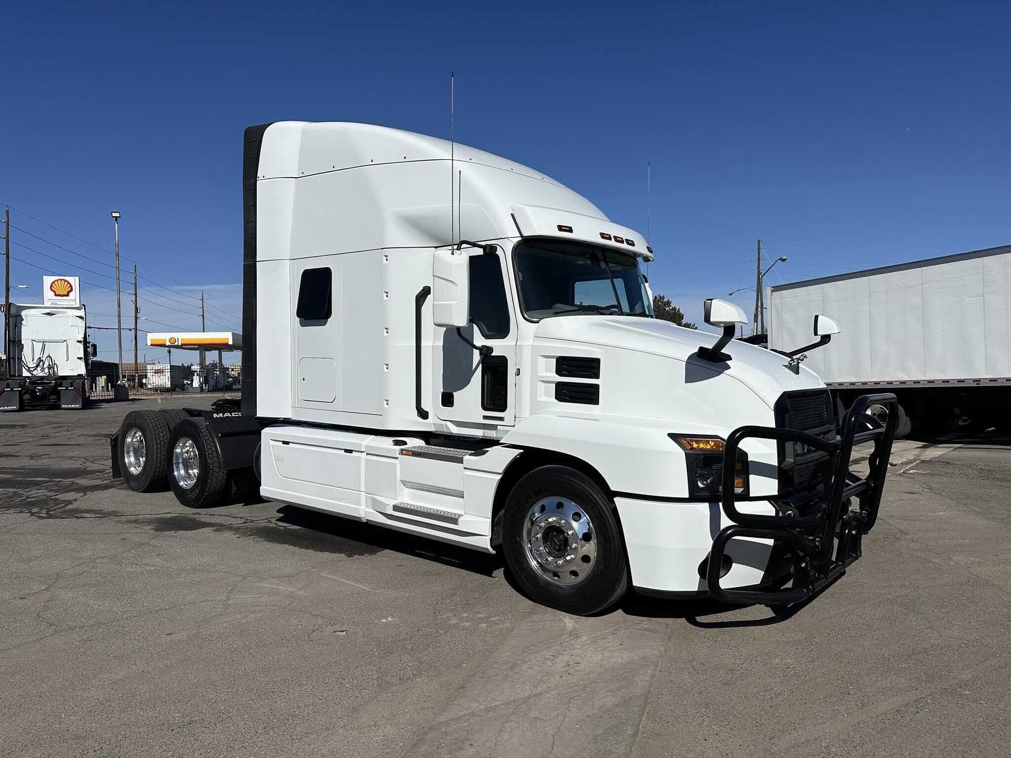 Used 2022 MACK ANTHEM Conventional - Sleeper Truck image 4