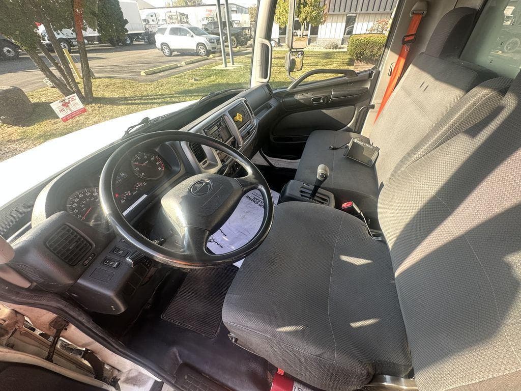 2020 Hino 338 image 11