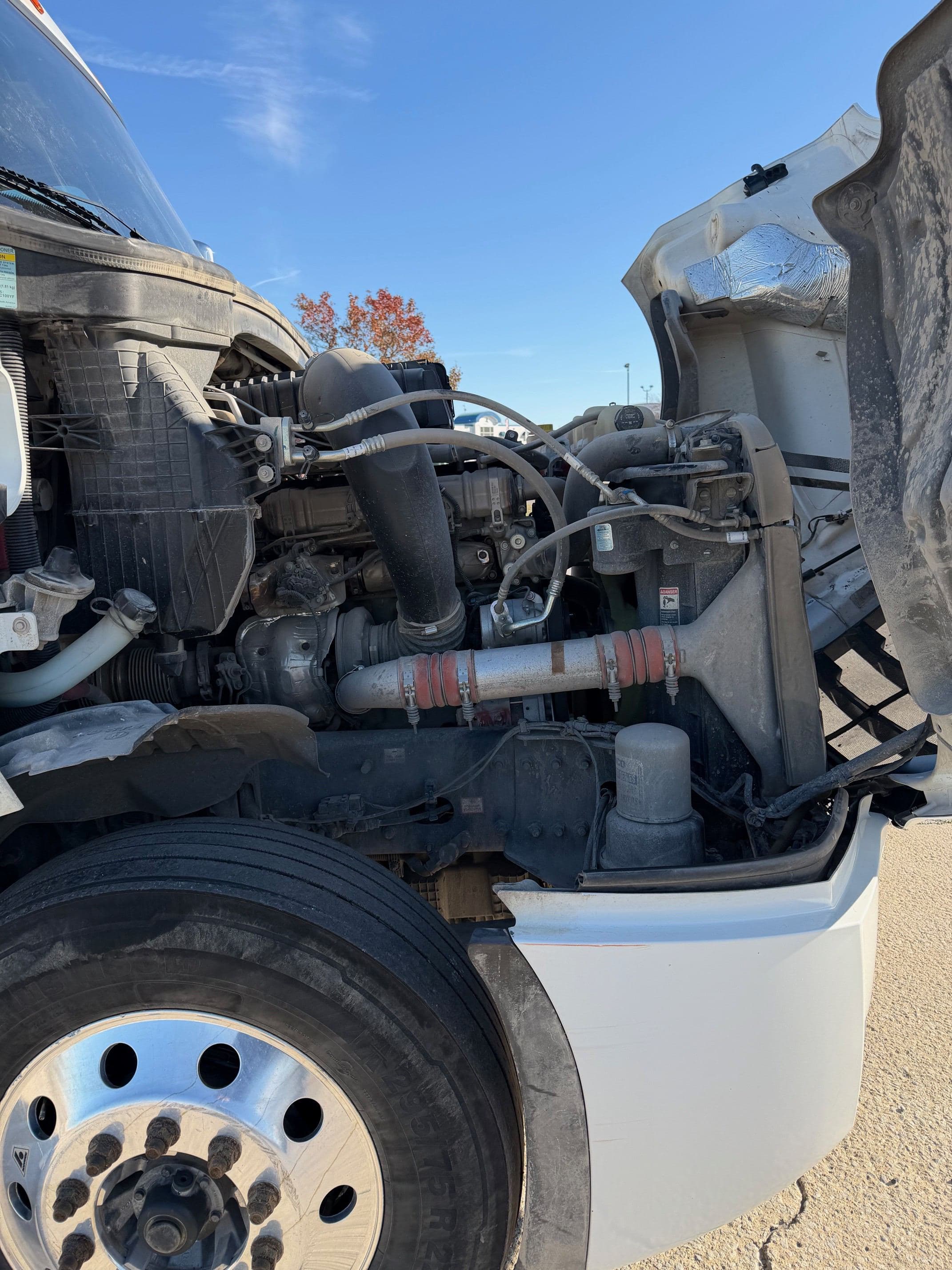 2023 Freightliner Cascadia image 10