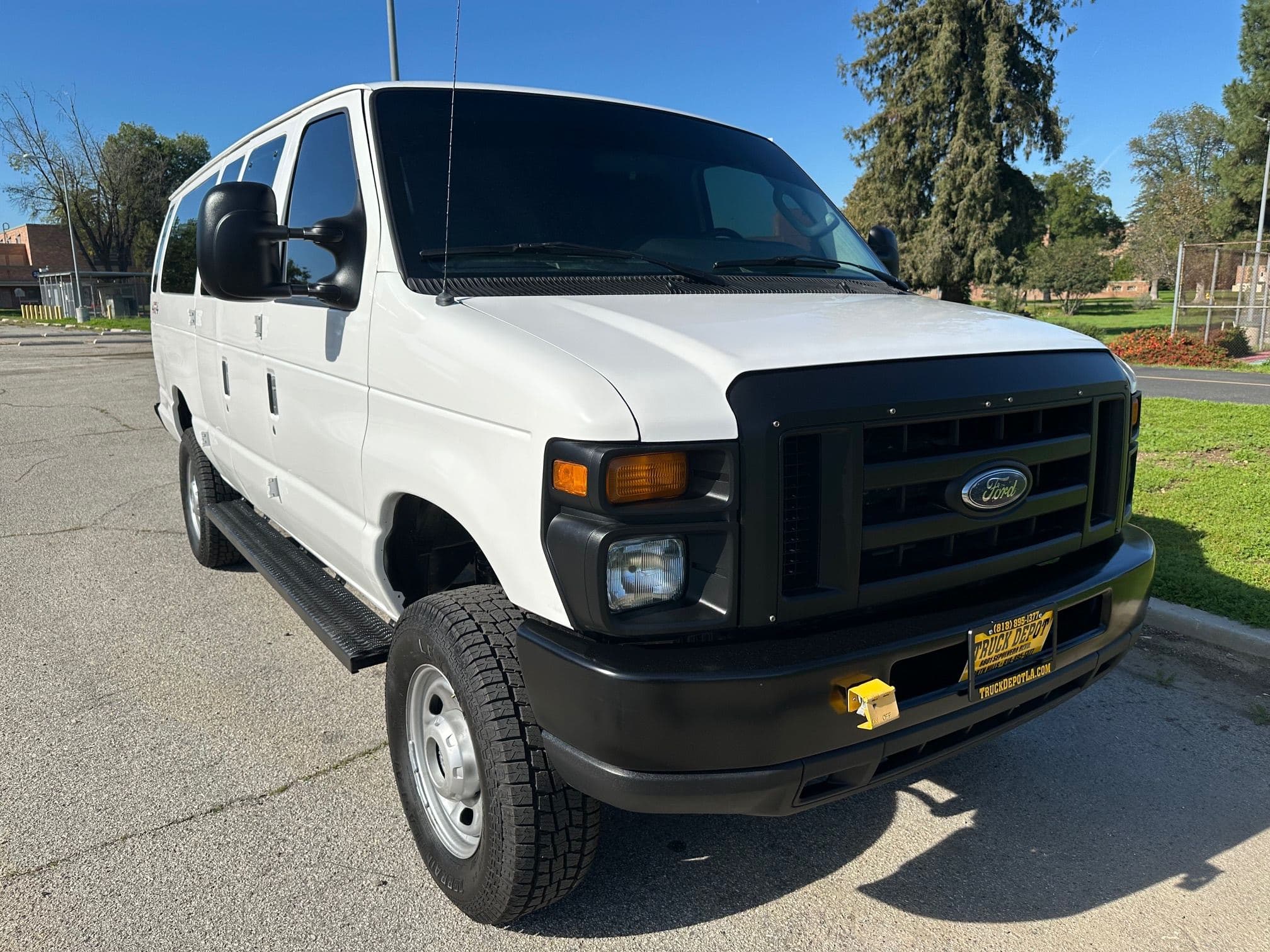 2013 FORD E350 SD 4x4 Passenger Van 13477 image 10