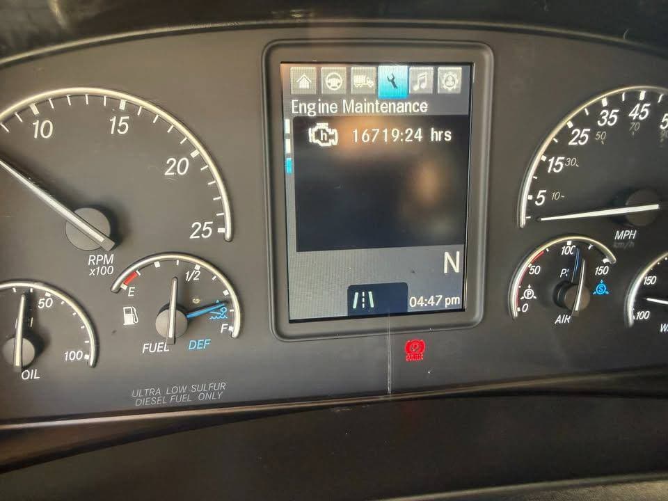 2020 Freightliner Cascadia image 11