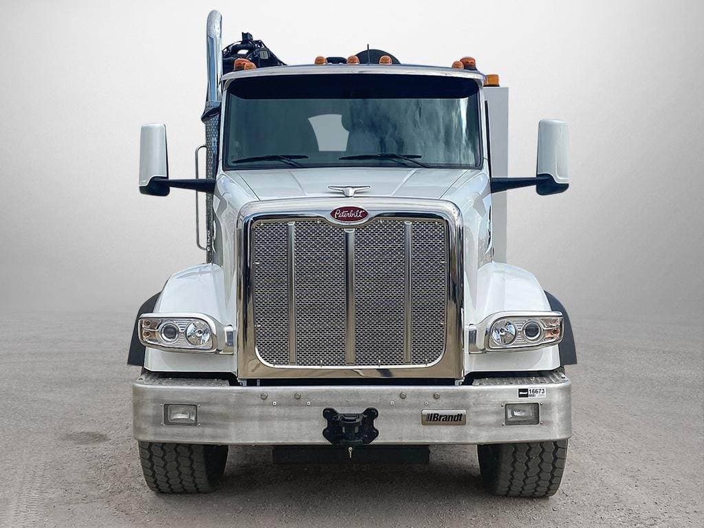 2024 Peterbilt 567 image 2