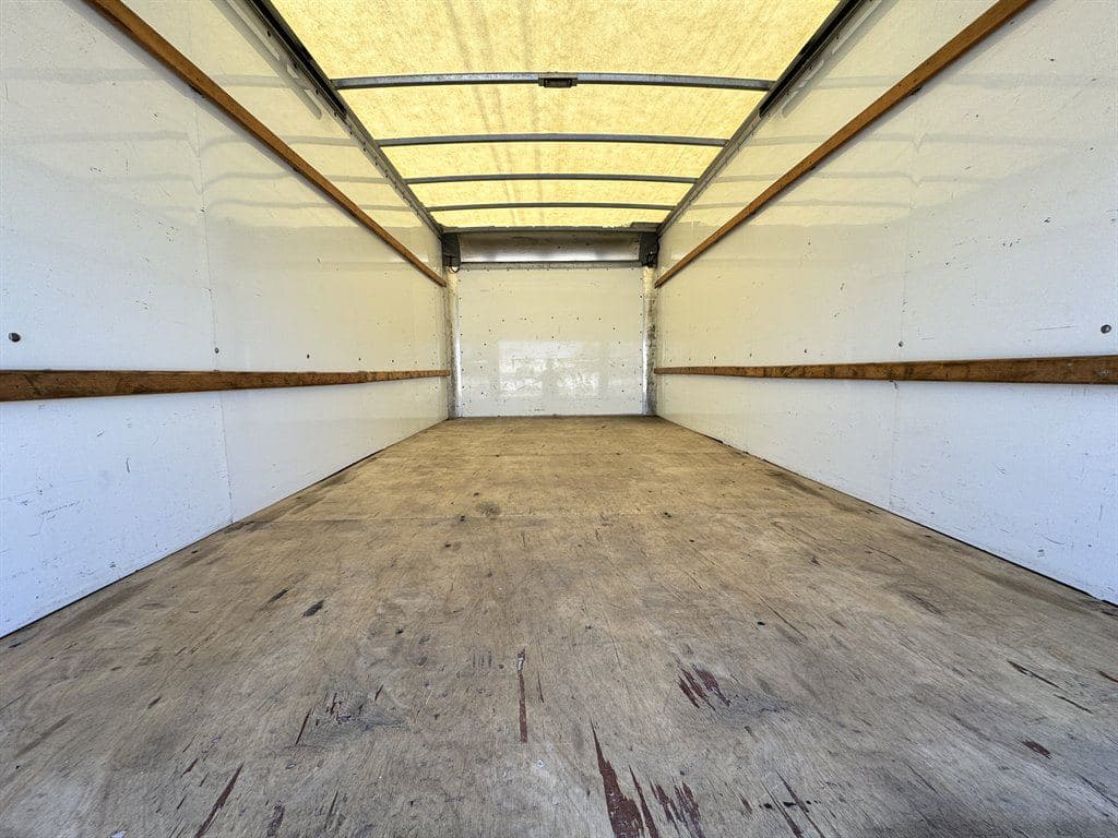 2021 GMC Commercial Vans image 19