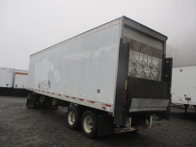 2003 Peterbilt 348 image 2