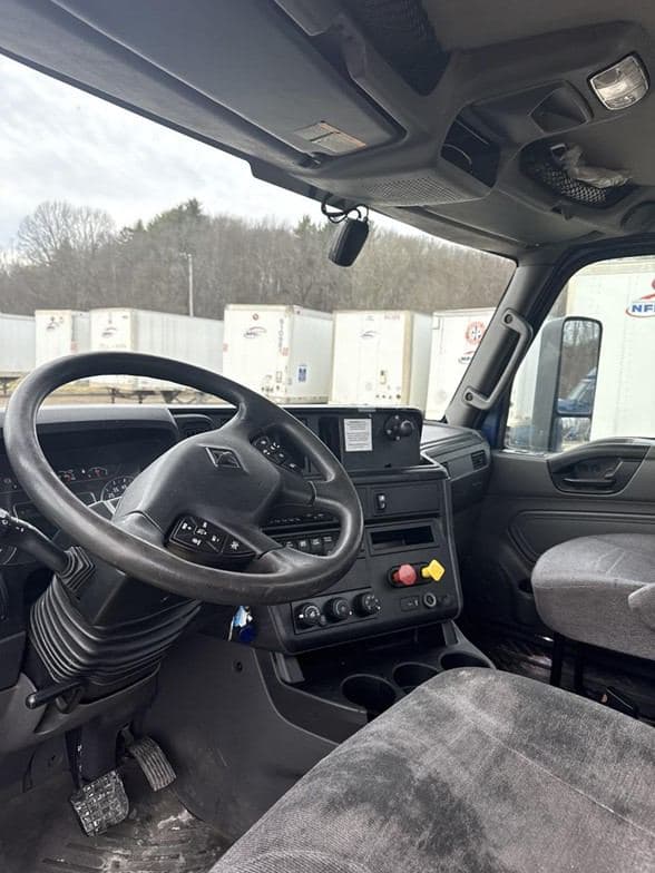 2021 INTERNATIONAL LT TNF212053 Web image 9