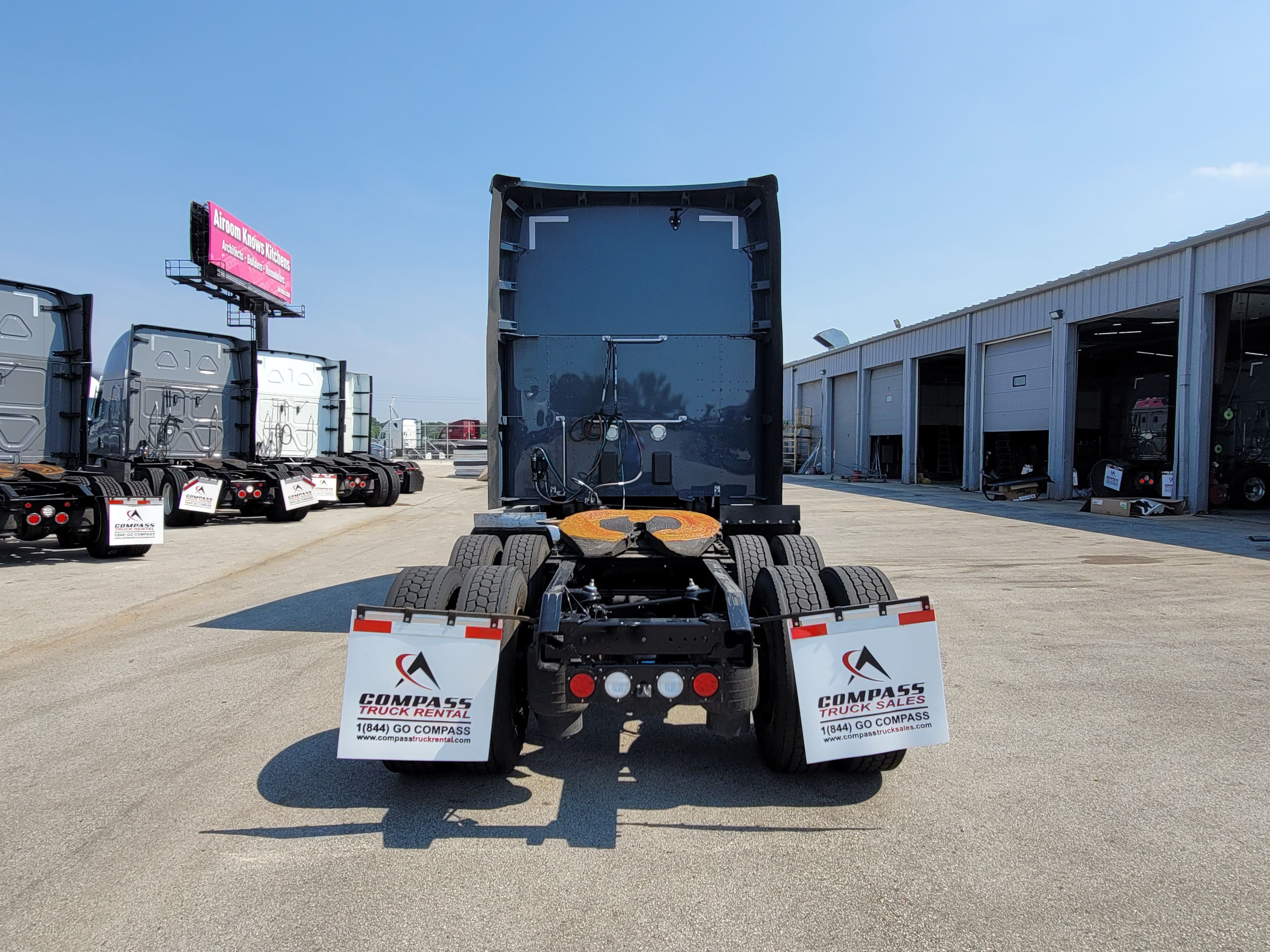 2022 Kenworth T680 image 3