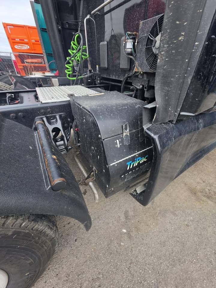 2019 Kenworth T680 image 2