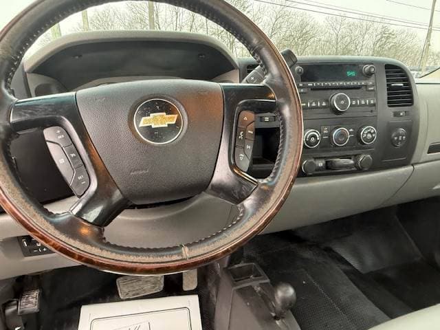 2012 Chevrolet Silverado image 24