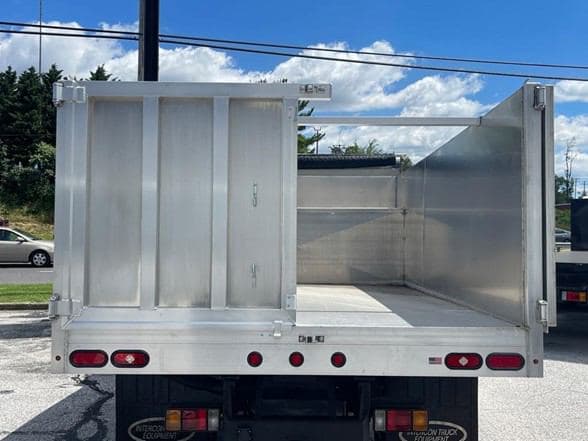 2024 Isuzu NRR image 14