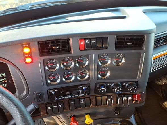 2026 Kenworth T880 image 15