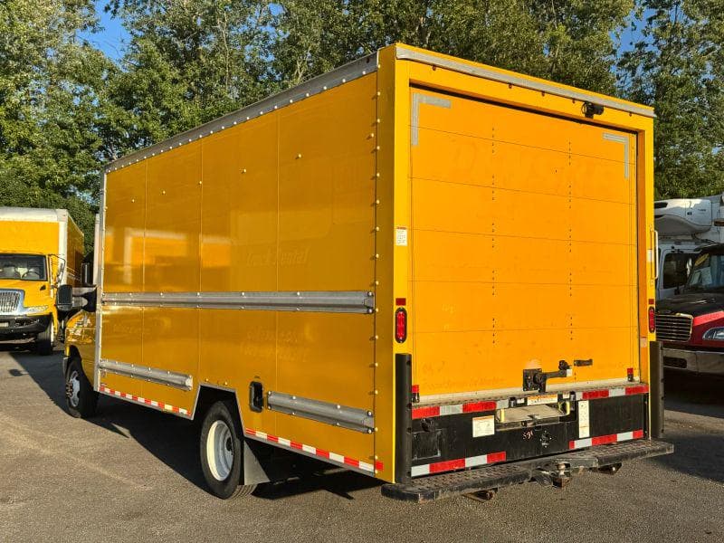 2022 Ford CF8000 image 8