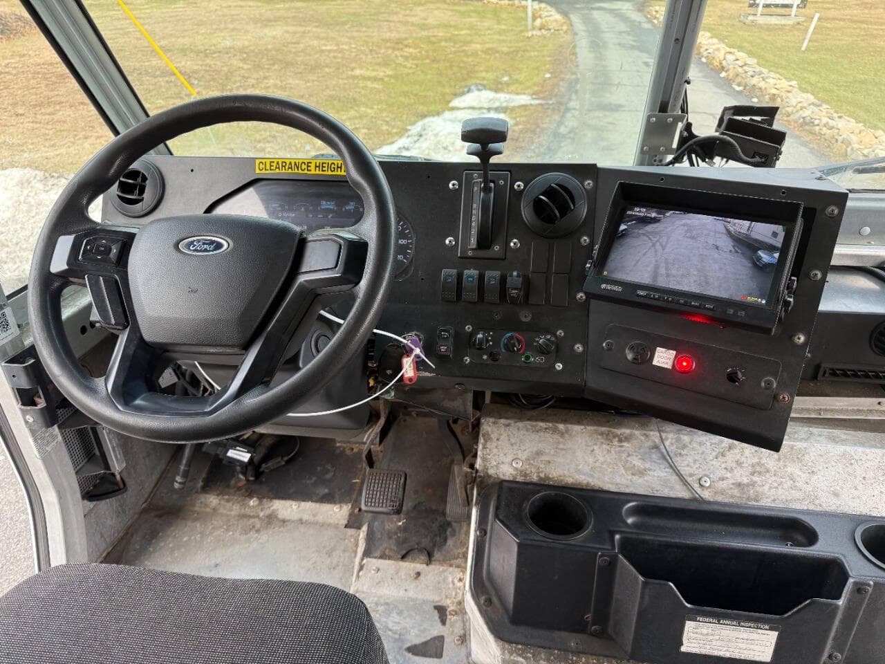 2020 Ford Stripped Chassis image 11