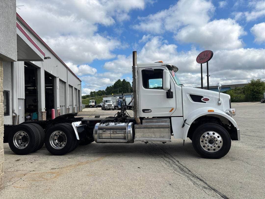 2020 Peterbilt 567 image 6