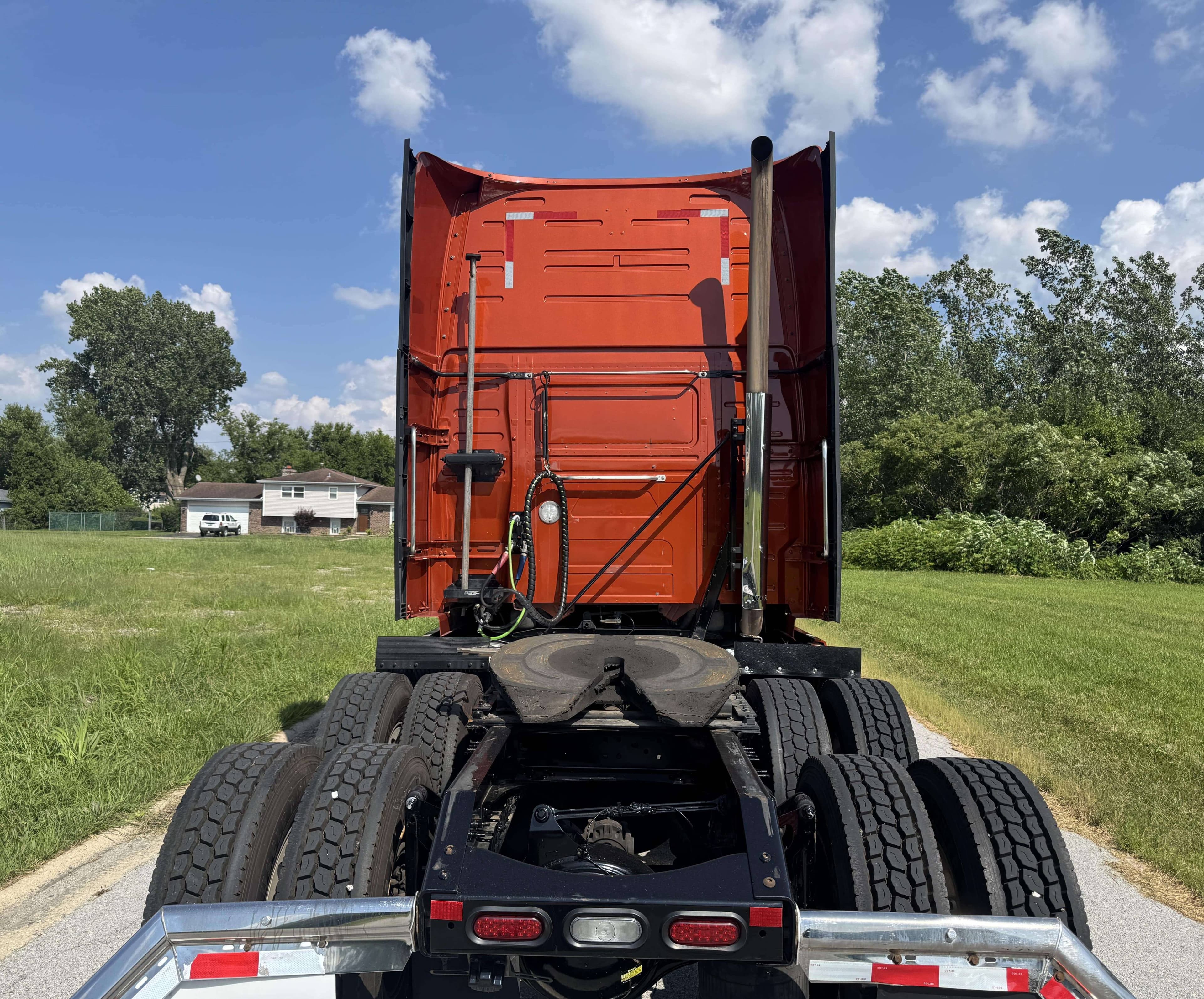 2022 Volvo VNL860 image 6