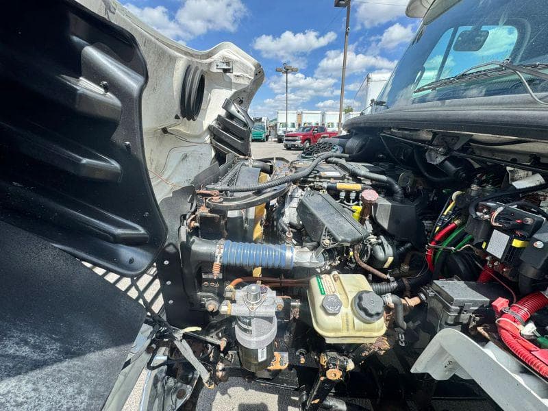 2017 Freightliner M2 106 image 26