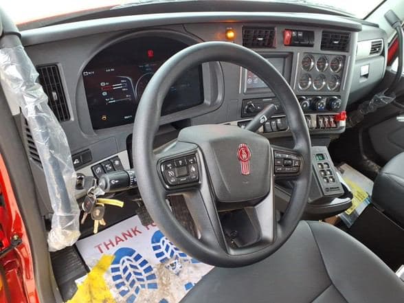 2026 Kenworth T880S image 14