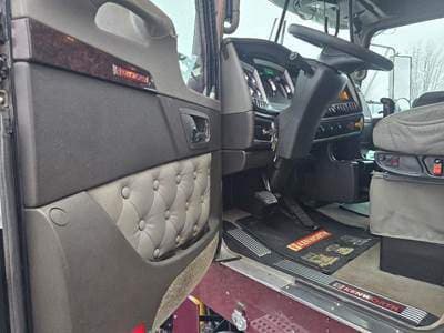 2016 Kenworth W900 image 27