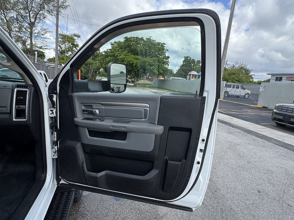 2017 RAM 5500 image 47