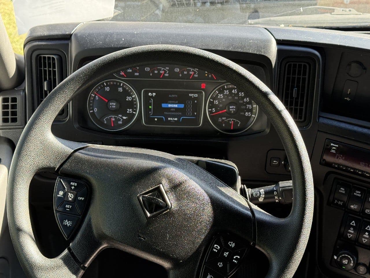 2018 International LT625 image 13
