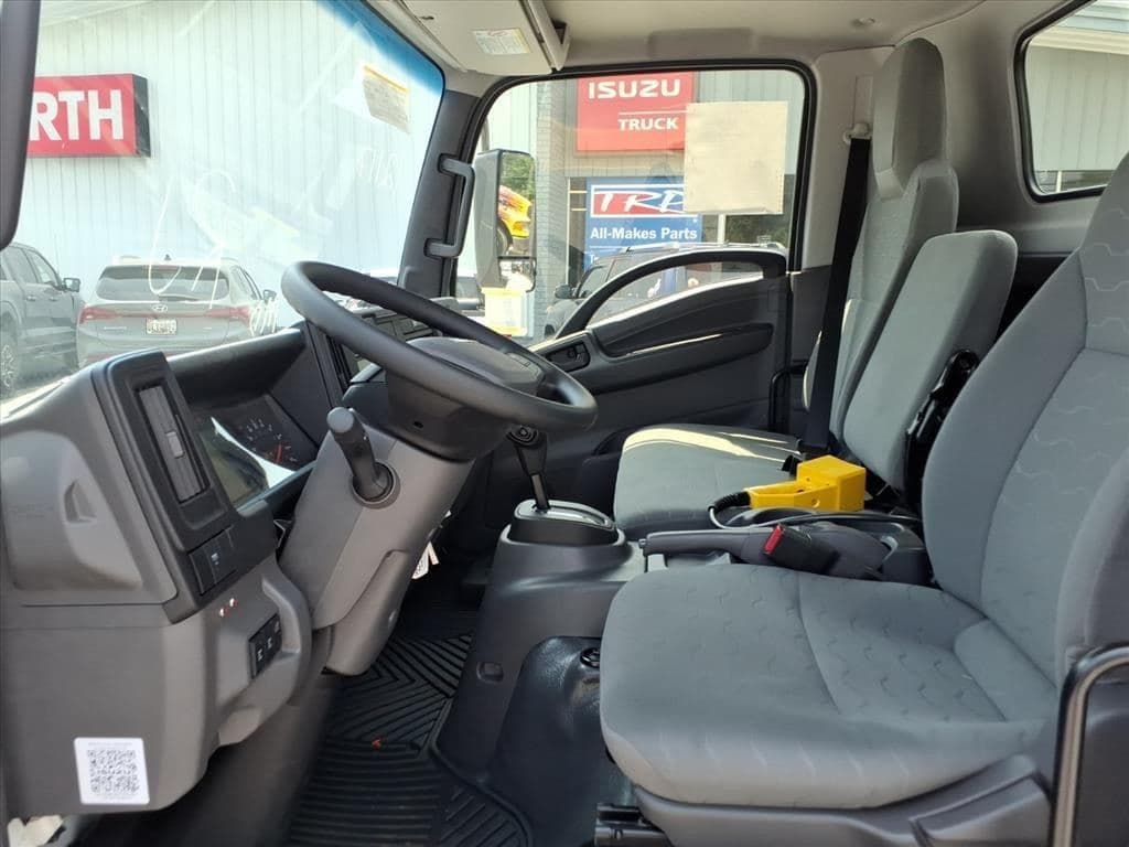 2026 Isuzu NRR image 17