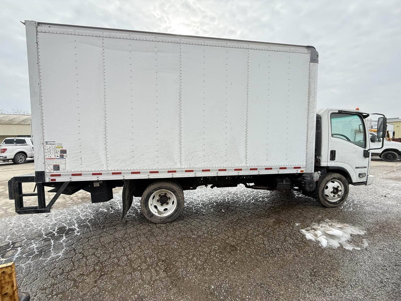 2019 Isuzu NPR/NPR-HD image 6