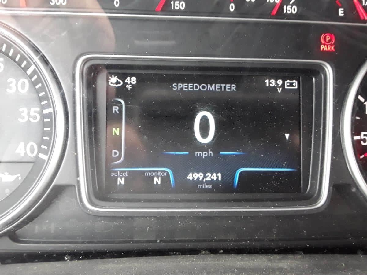 2022 International MV607 10 ft Box Truck - 260HP, 6 Speed Automatic image 12