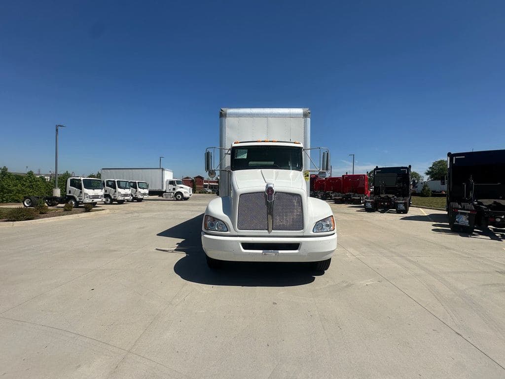 Used 2022 KENWORTH T270 image 10