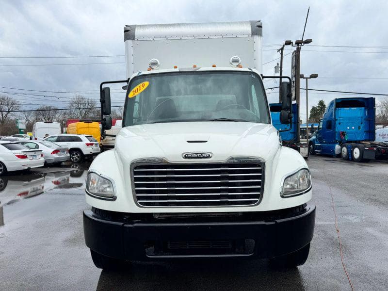 2019 Freightliner M2 106 image 1