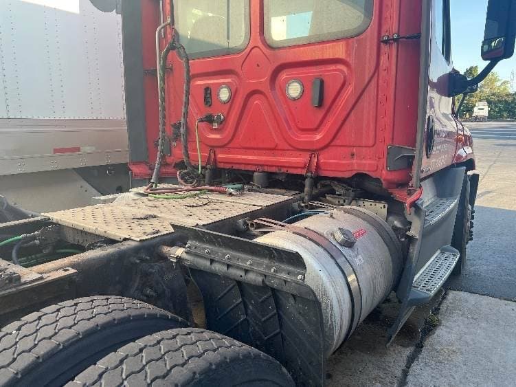 2018 Freightliner Cascadia image 6