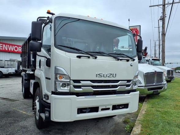 2025 Isuzu FTR image 1