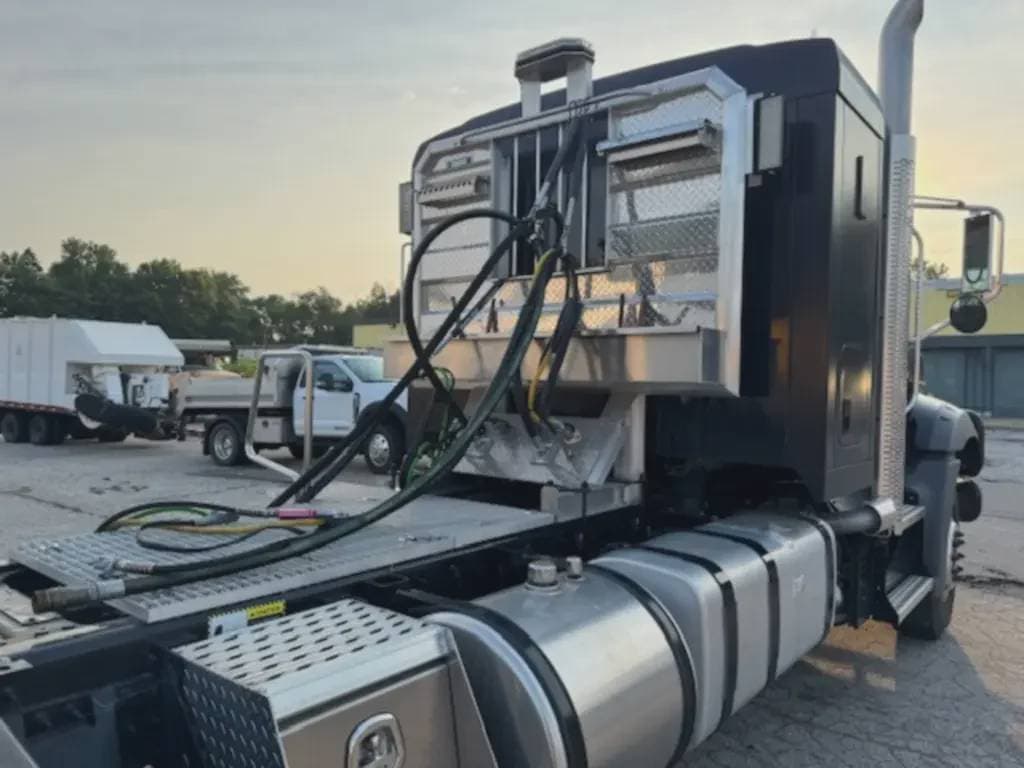 Used 2023 MACK Tractor, Western Hauler, Conventional - Sleeper Truck image 5