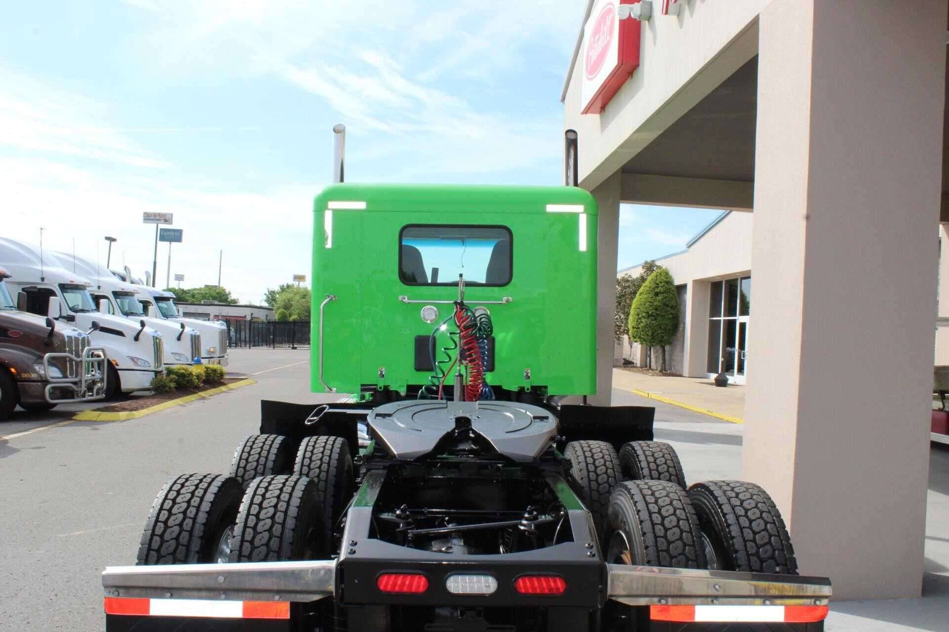 2021 Peterbilt 567 image 4