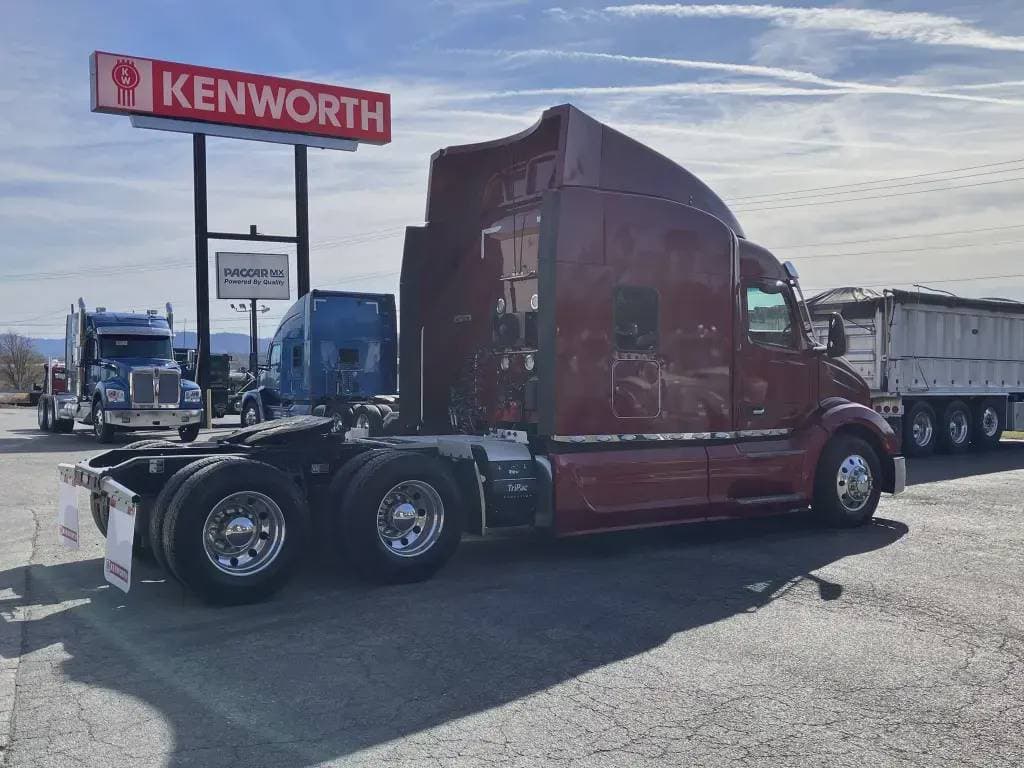 2022 Peterbilt 579 image 3