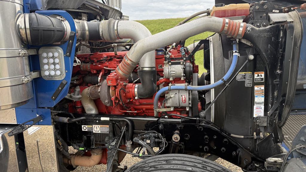 Used 2023 KENWORTH W900L image 11