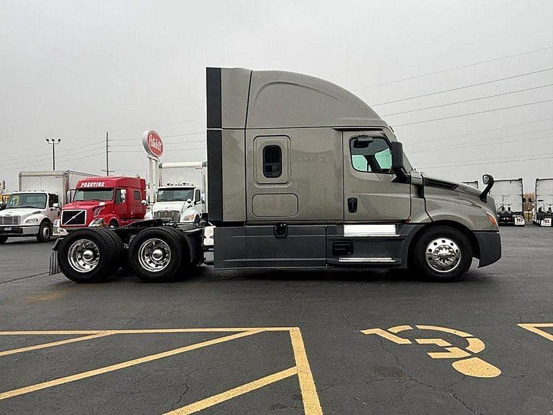 2023 Freightliner Cascadia 126 image 5
