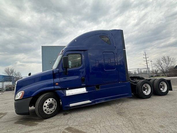 2018 Freightliner Cascadia image 3