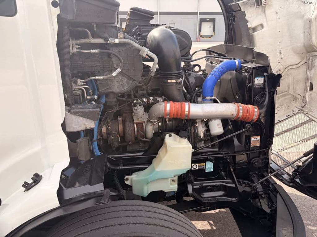 Used 2023 PETERBILT 579 image 18