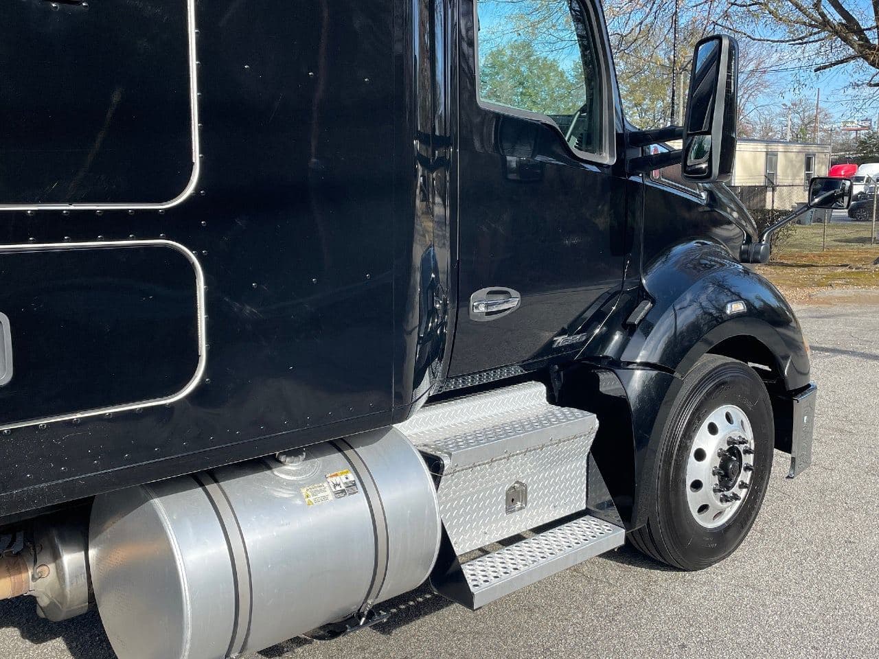 2021 Kenworth T680 image 13