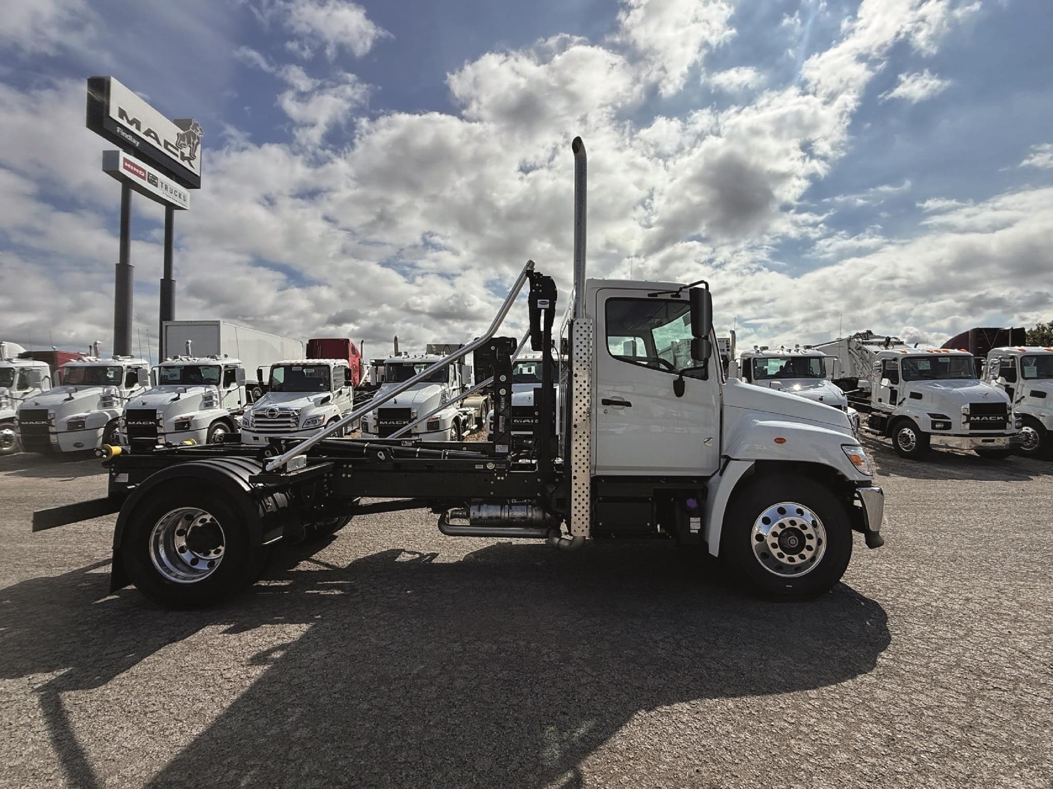 2024 HINO L6 118526 image 2