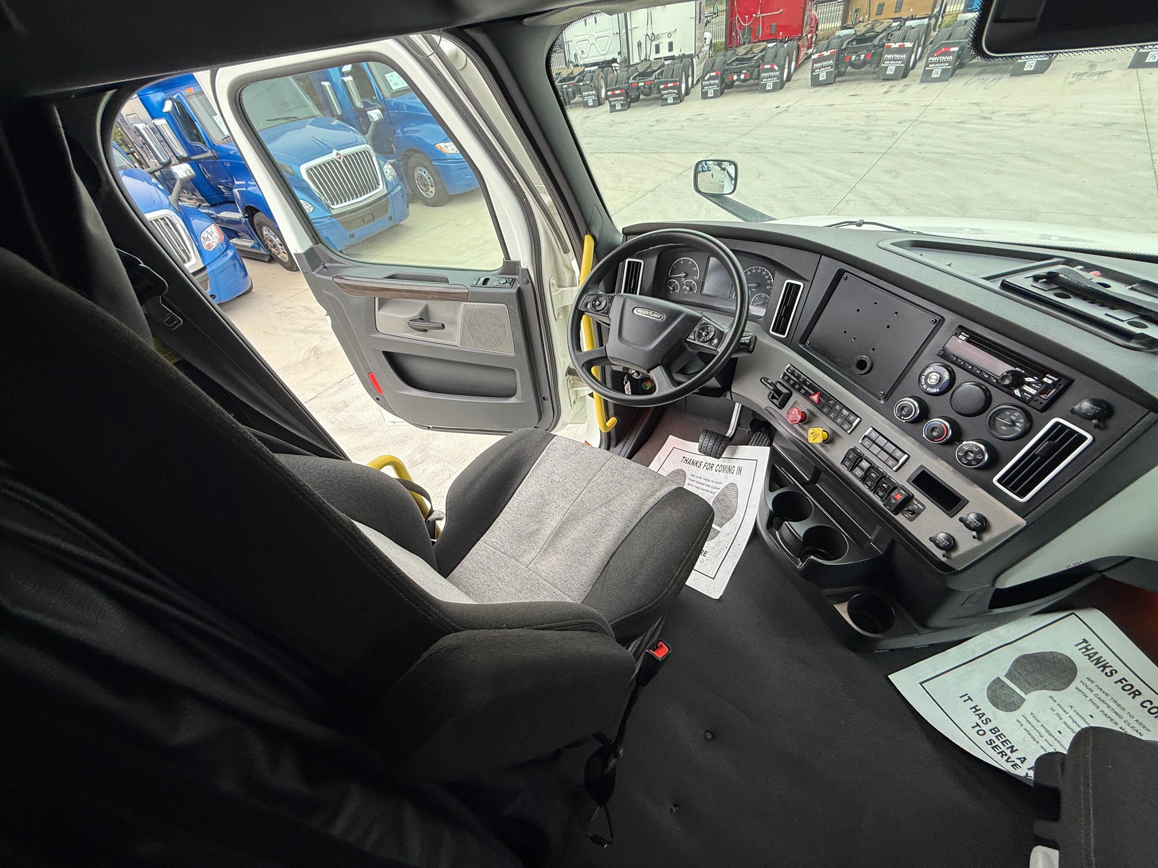 2021 Freightliner Cascadia 126 image 22