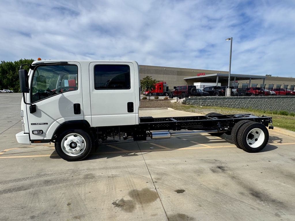 New 2027 ISUZU NPR-HD image 7