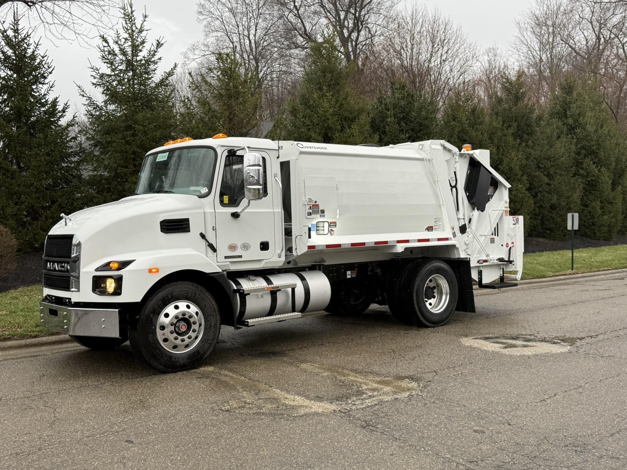 2025 MACK MD6 120090 image 3