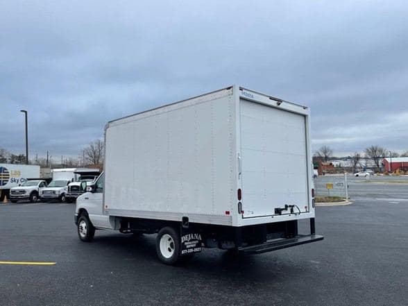 2024 Ford E350 image 5