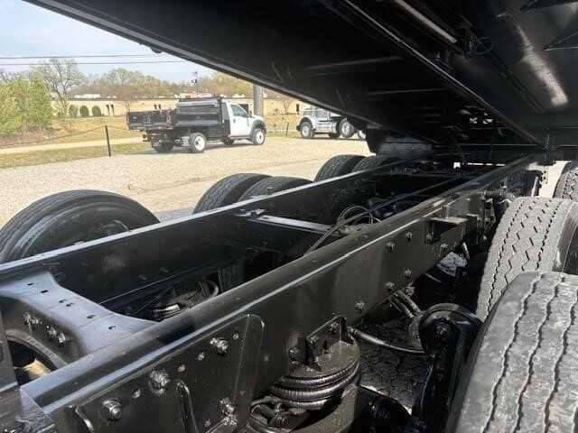 2016 Kenworth T880 image 13